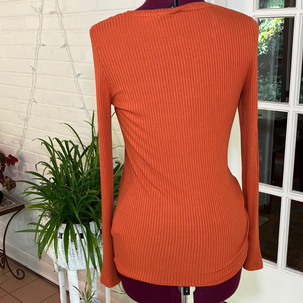 Adrienne Vittadani Women's Ribbed Orange Lobg Sleeve Top Medium - Picture 4 of 6